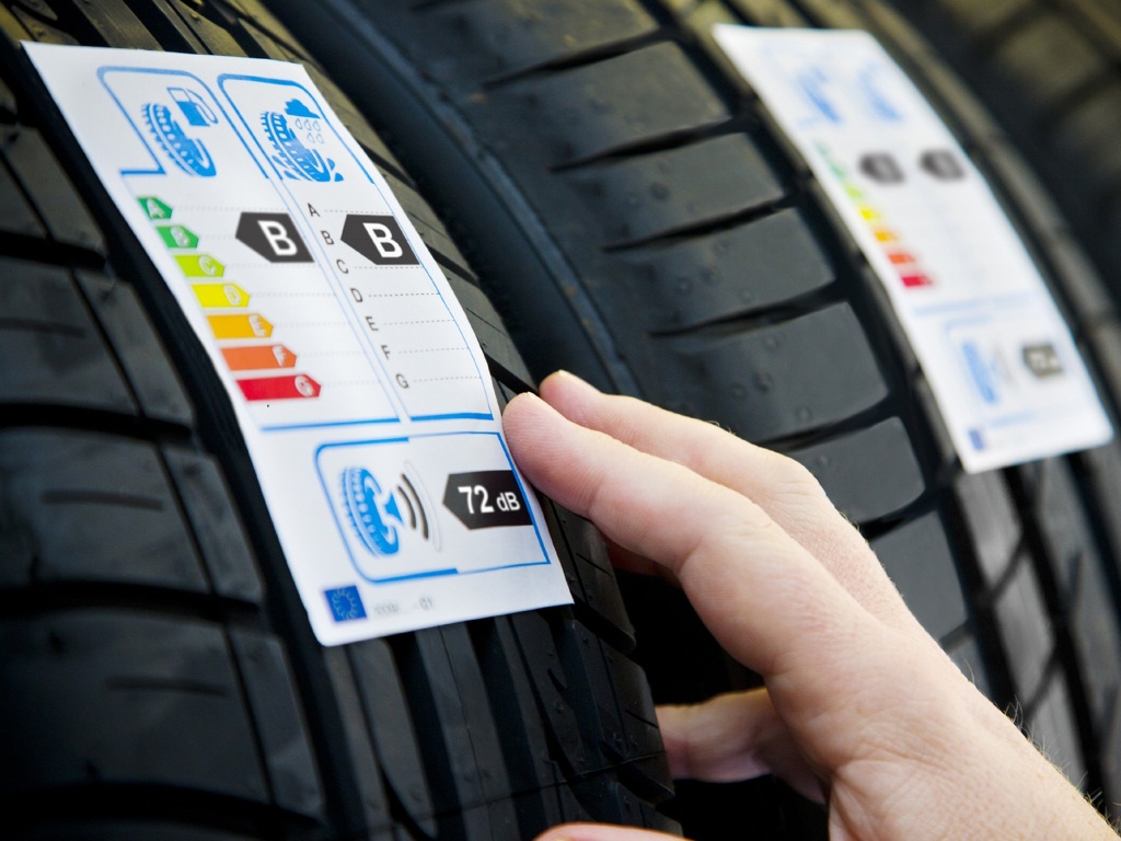 Как проверить качество шин для автомобиля при визуальном осмотре